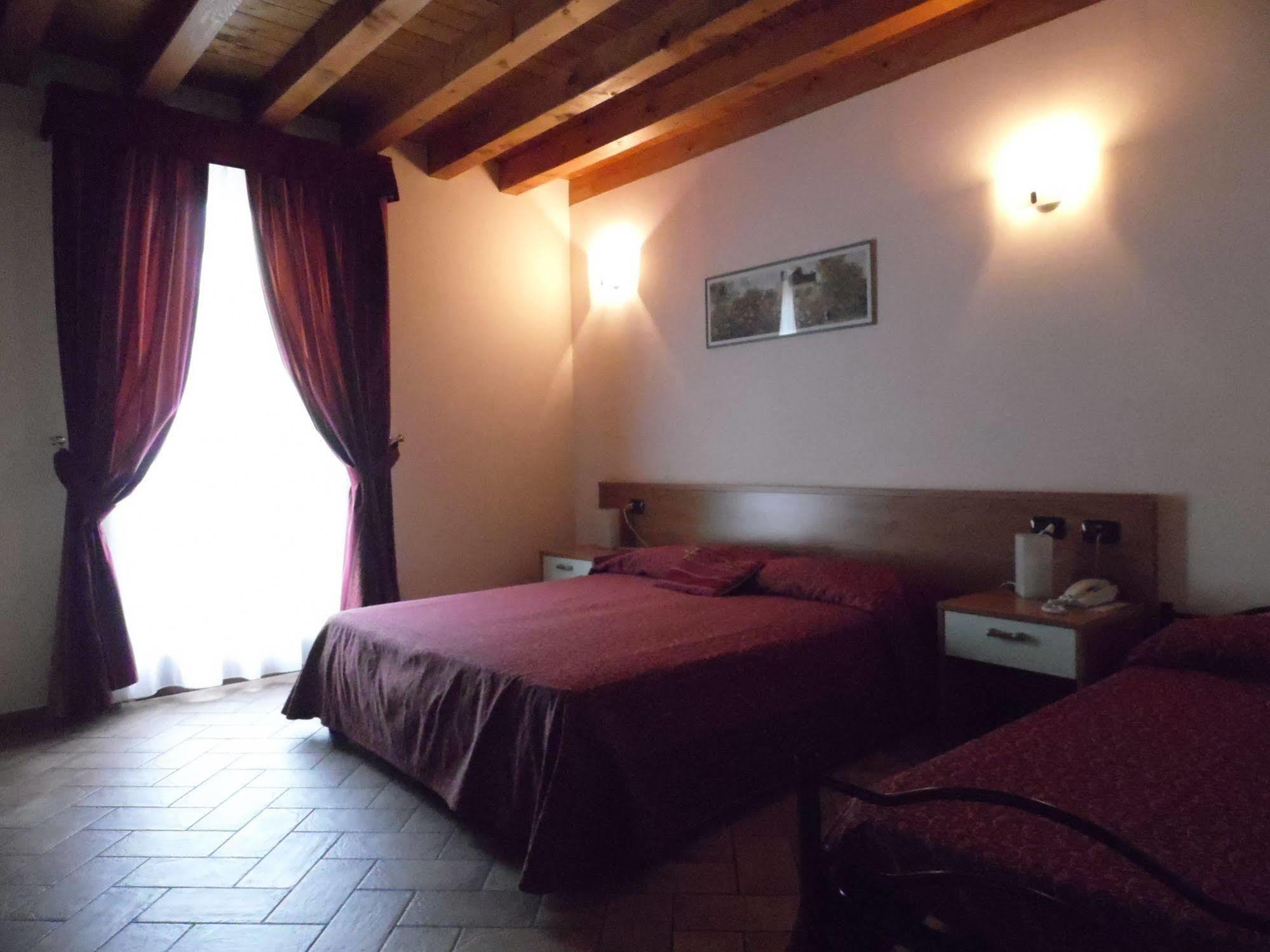 Hotel Agli Ulivi Valeggio sul Mincio Exterior photo